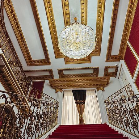 President Luxury Hotel Ploieşti Buitenkant foto
